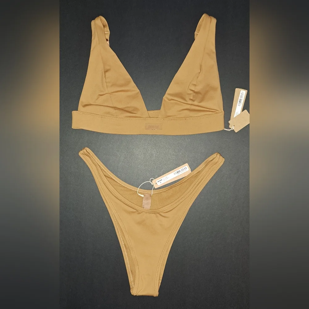 ❤NWT SKIMS Swim Plunge Top Cheeky Tanga Bikini Swimsuit Suit Set Brown ALMOND M